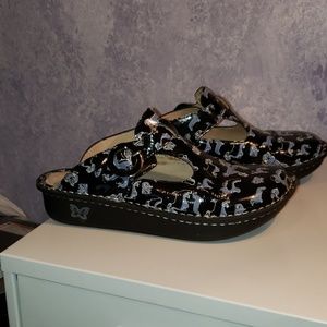 Womens Alegria clogs